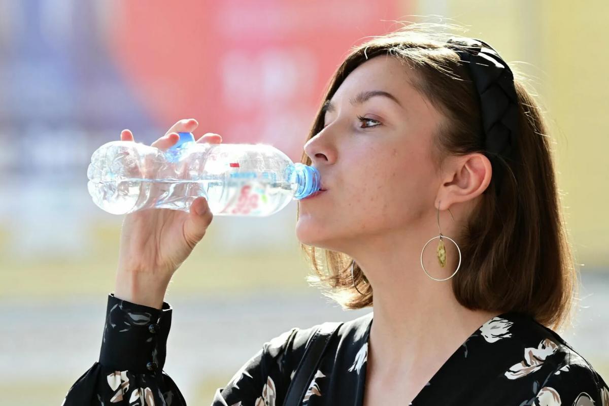 Врач рассказала, почему важно пить воду в течение дня