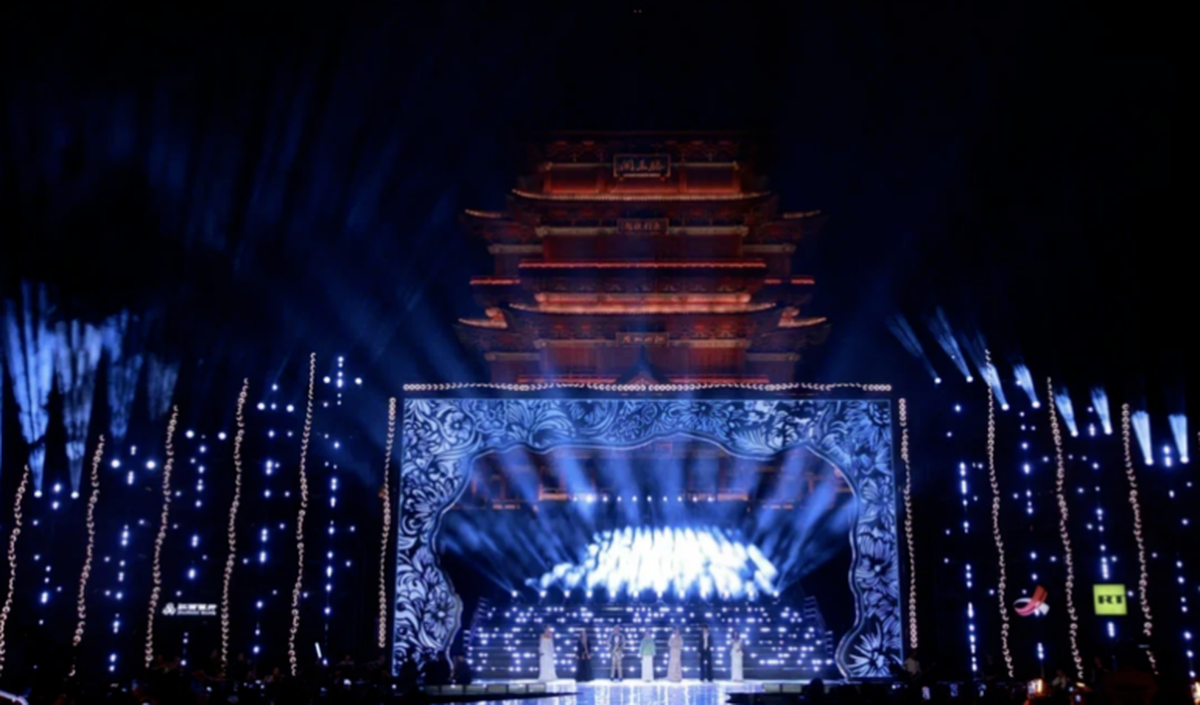 Известный российский канал представил музыкальное шоу «Мелодии сквозь время и пространство»