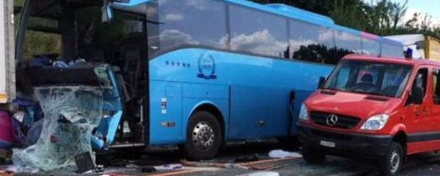 В ДТП с участием автобуса в Швейцарии пострадали 10 россиян