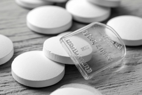 Почему аспирин может быть опасен: объяснил доктор Мясников
