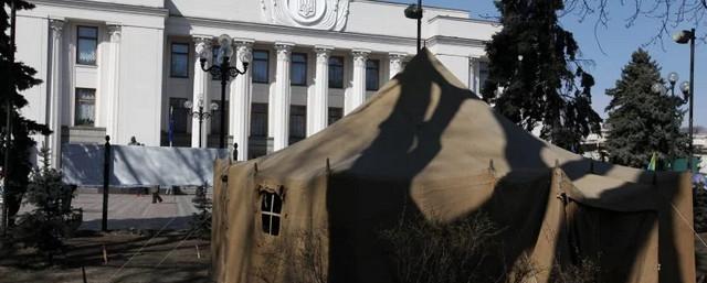 Саакашвили прочитает лекцию митингующим у стен Верховной Рады