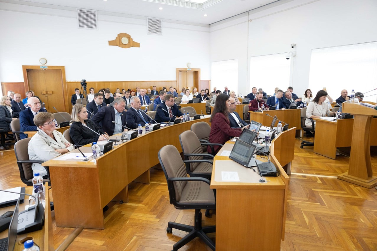 В Заксобрании Вологодской области обсудили снижение смертности и повышение рождаемости благодаря работе в сфере народосбережения