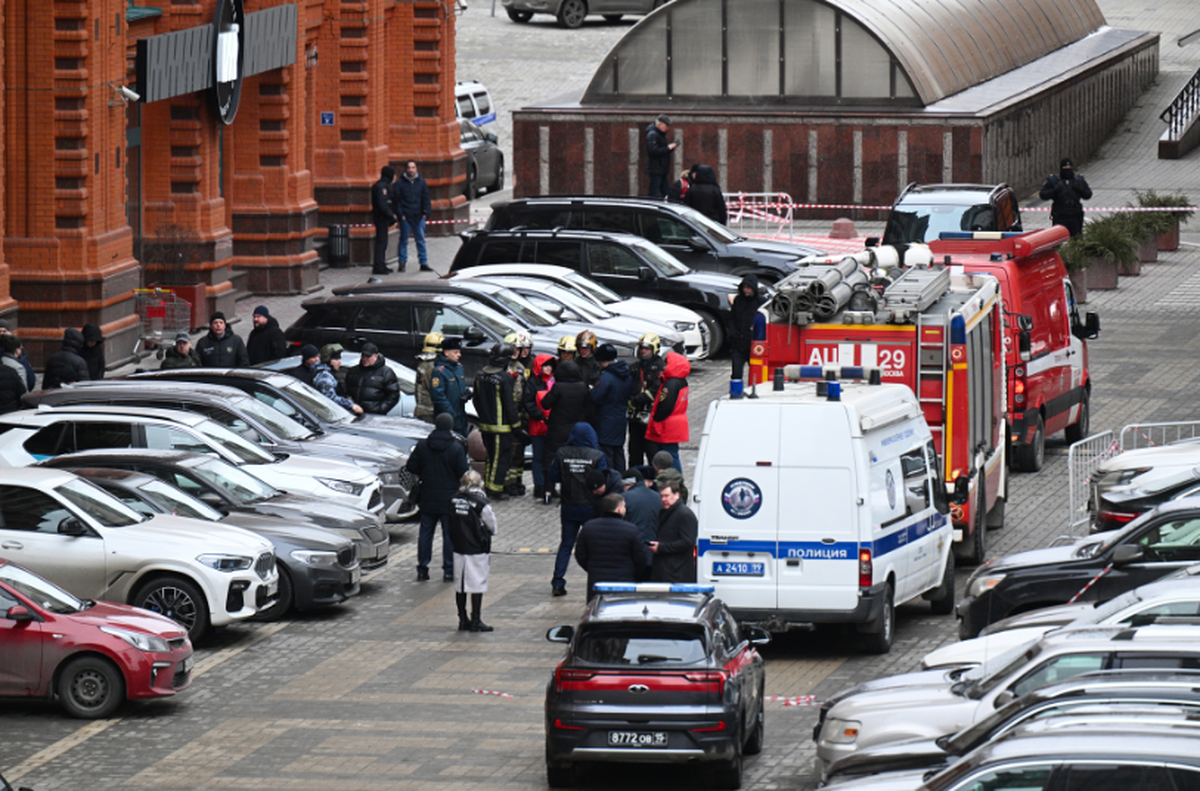 В рамках расследования инцидента, произошедшего в «Алых парусах» и связанного с подрывом Армена Саркисяна, были задержаны два человека