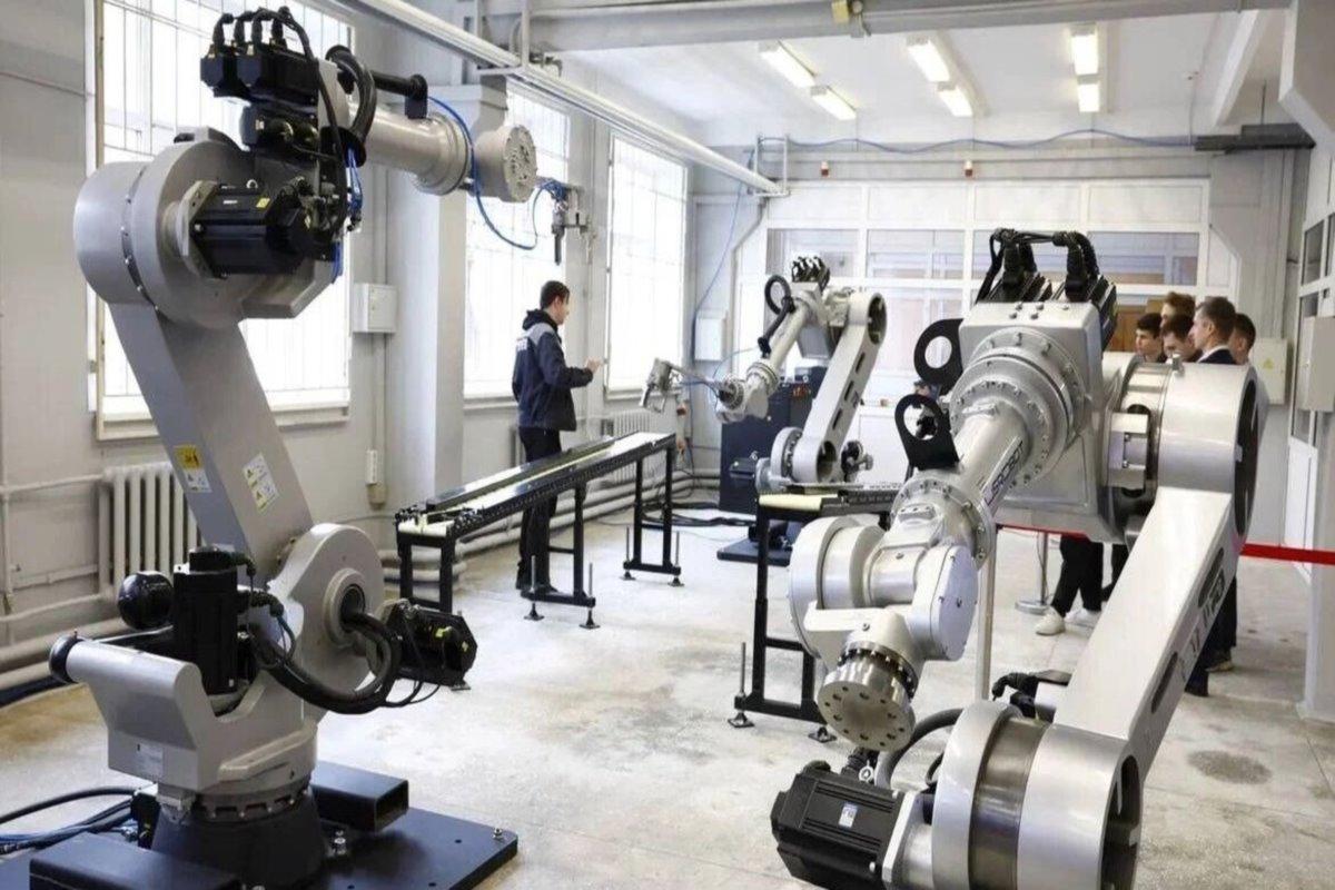 Челябинский завод объявил о запуске в серийное производство новой модели промышленного робота