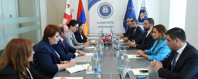 Генпрокуроры Армении и Грузии объединятся против общего врага