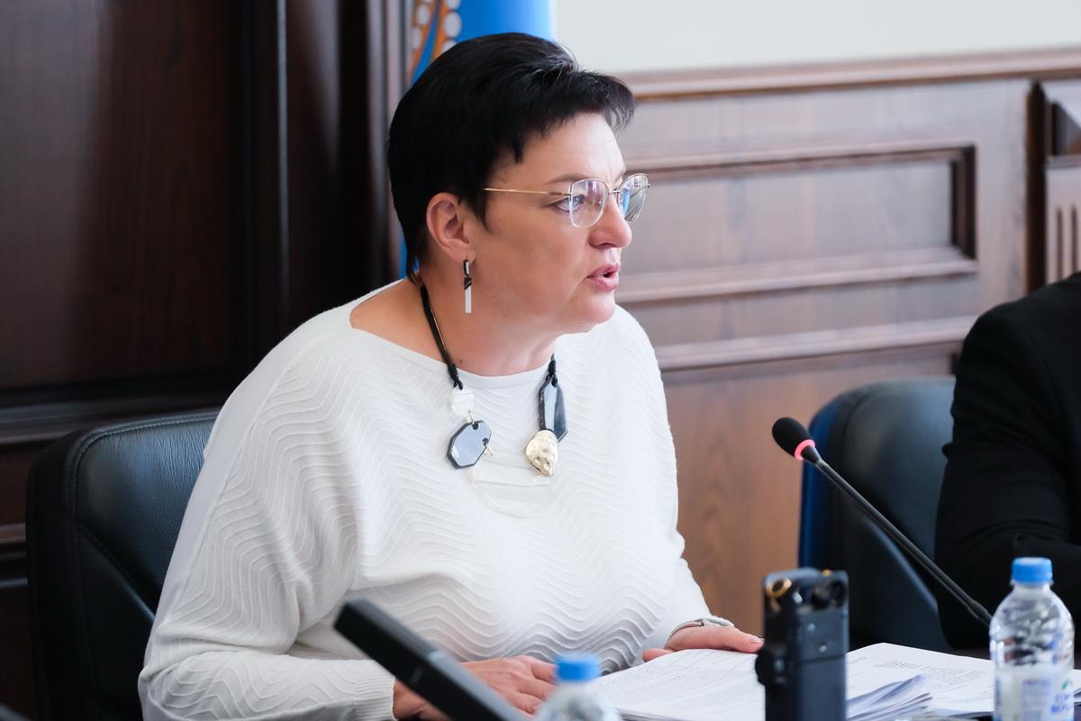 Дума Астраханской области обсуждает новую меру поддержки для семей с детьми-инвалидами