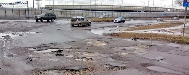 Петербуржцы массово жалуются на плохое состояние дорог