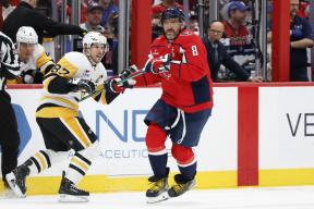 Овечкин остаётся в НХЛ ещё на год: болельщики уговорили капитана «Вашингтона» дожать рекорд Гретцки