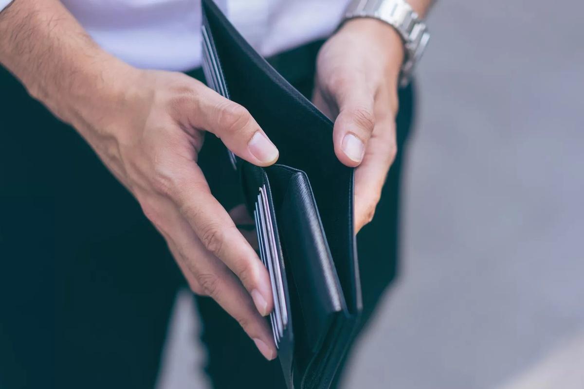 Посчитали, сколько россиян в минуту подают на банкротство