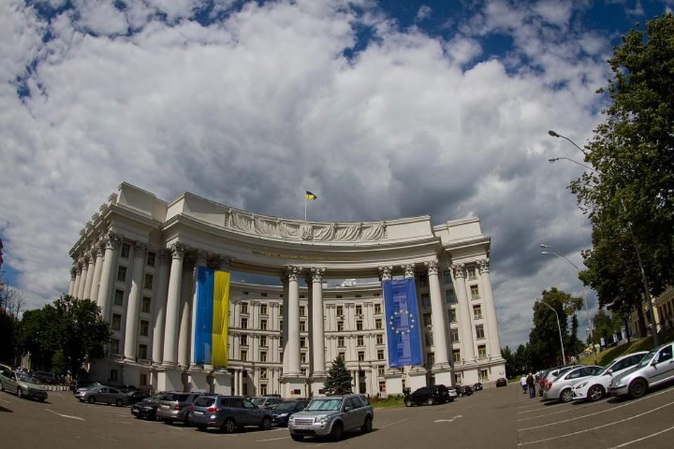 Украина пригрозила России санкциями за упрощение выдачи гражданства