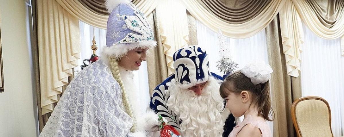 В Рузаевке открылась волшебная резиденция Деда Мороза, дети и родители ощутили атмосферу новогоднего праздника