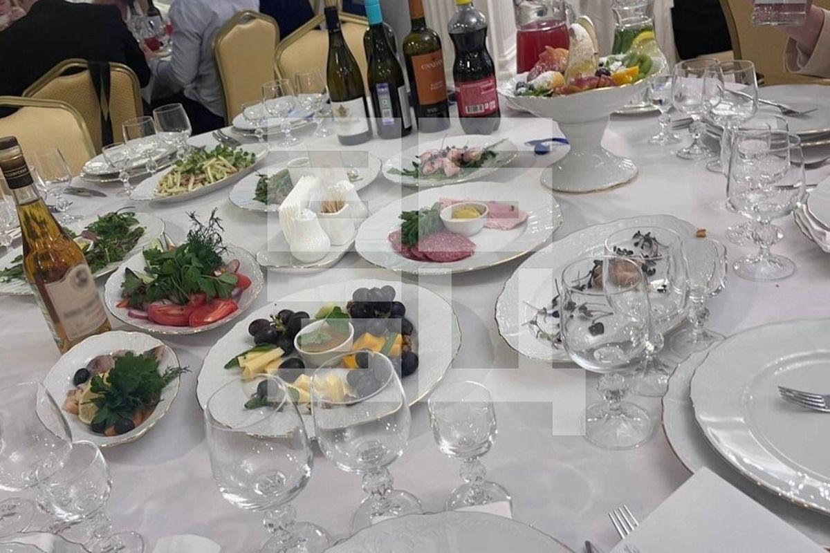 В Екатеринбурге состоялся суд над шеф-поваром, по чьей вине отравились выпускники УрГЮУ