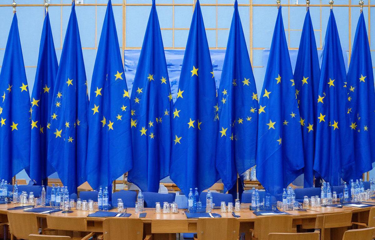 Politico: чиновники ЕС хотят общаться напрямую с Трампом