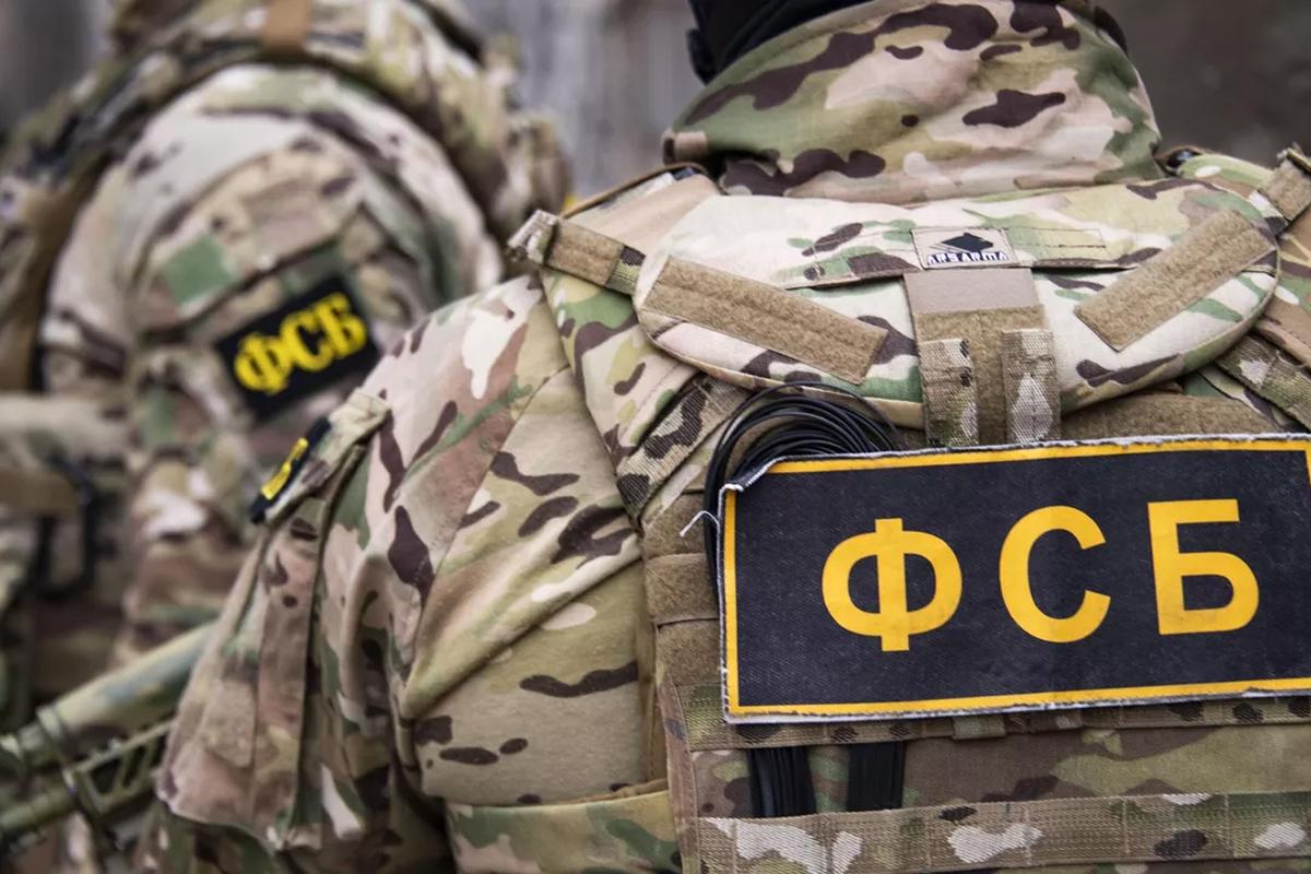 Россиянка стала жертвой мошенников и попыталась пронести икону с бомбой в УФСБ