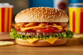 Британские ученые: отказ от фастфуда снижает калорийность рациона на 330 ккал