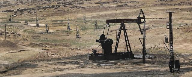 Курды выступили против контроля США над нефтяными вышками в регионе