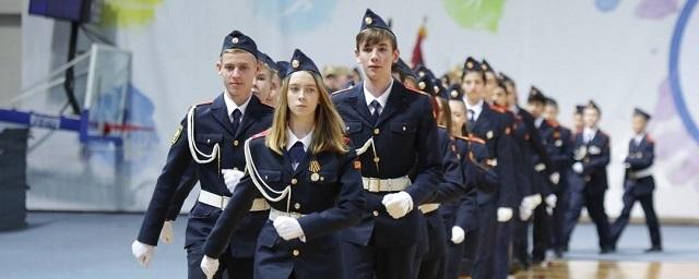 В Кратовской школе №28 состоялась церемония посвящения шестиклассников в кадеты