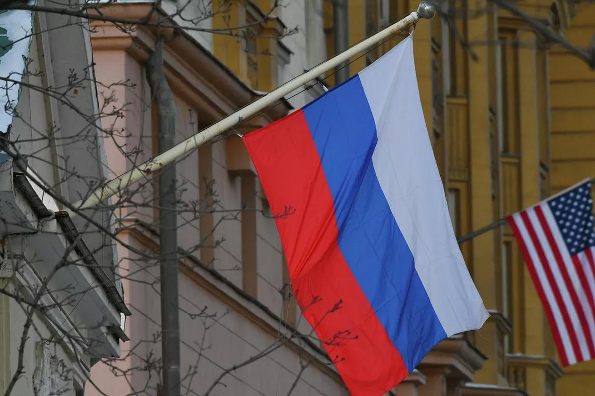 Эксперт: Трамп и Путин обсудили восстановление торговли на фоне исторического минимума