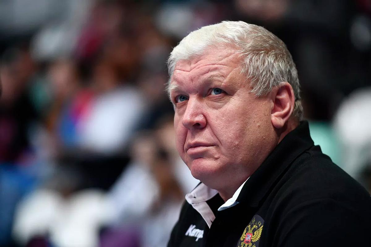 Евгений Трефилов вспомнил, как плакал перед гандболистками после матчей