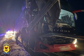 Ночная авария в Забайкалье: автобус с вахтовиками столкнулся с фурой, есть погибший