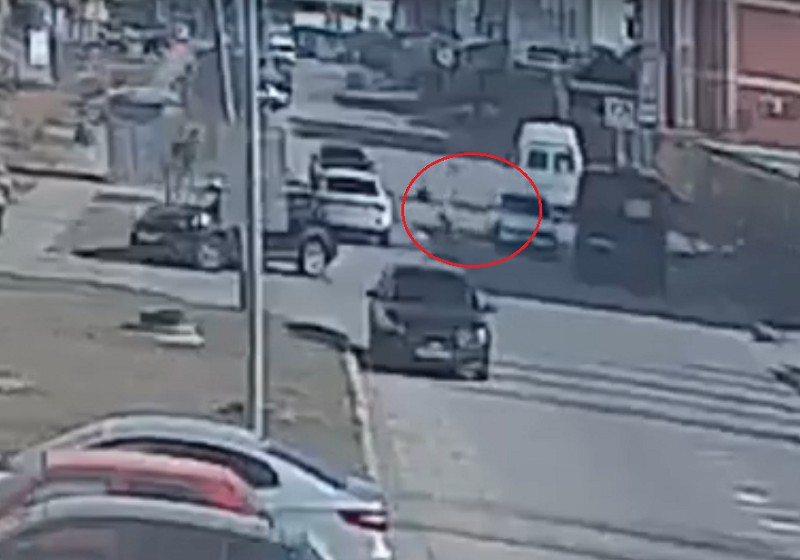 К чему снится что человека сбила машина. Сшибли девочку в Ульяновске. ДТП В Ульяновске в Юго Западном. Машина чуть не сбила ребенка.