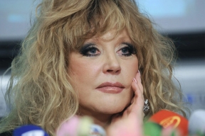Пугачева объяснила свой отъезд из России