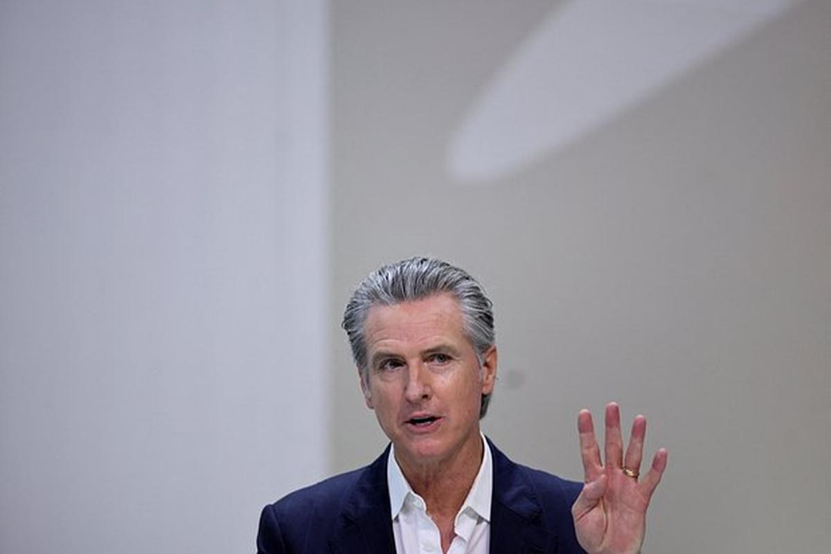 «Спите с открытым глазом» – совет Дании от калифорнийского губернатора по Гренландии