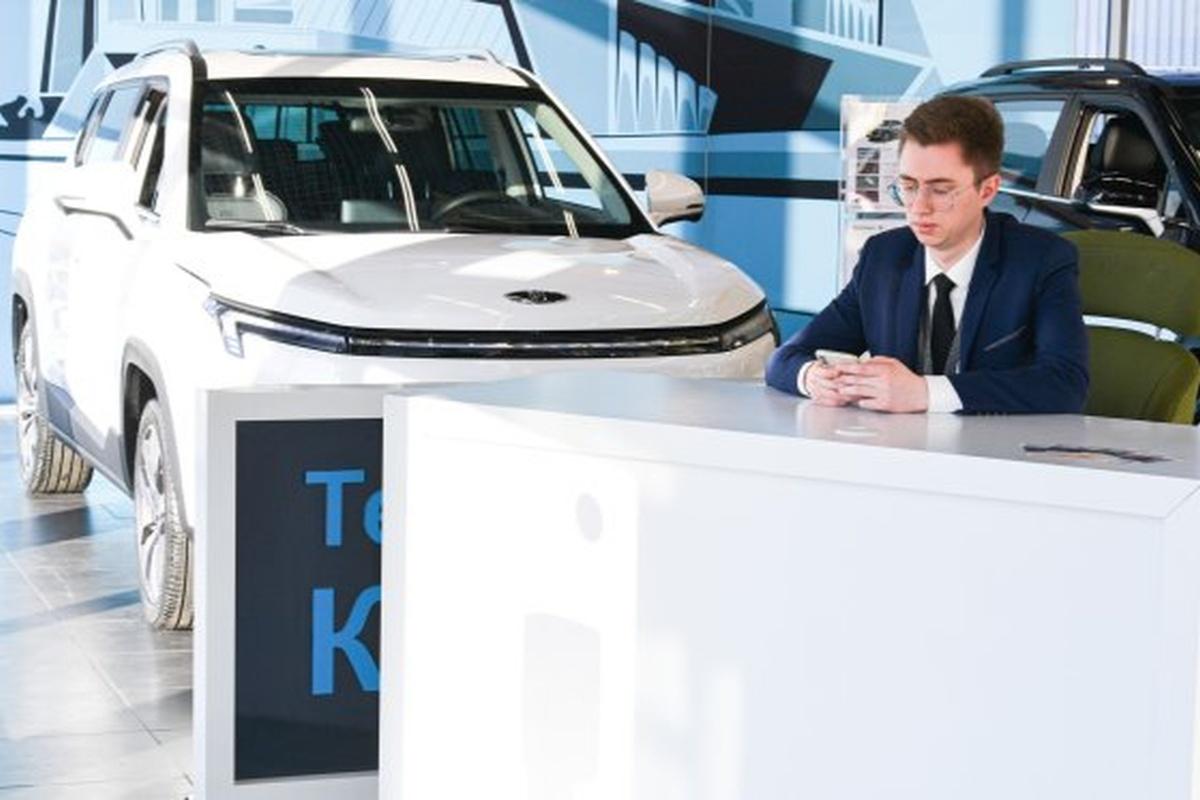 Названы причины резкого падения продаж автомобилей в РФ