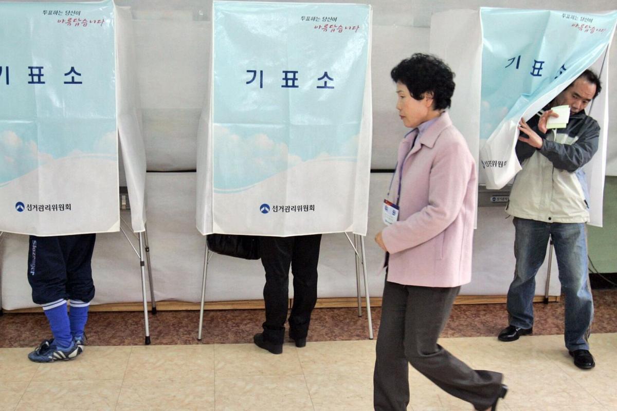 Главная оппозиционная партия получила большинство в парламенте Южной Кореи