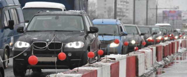 На трех участках в центре Москвы ограничили движение транспорта