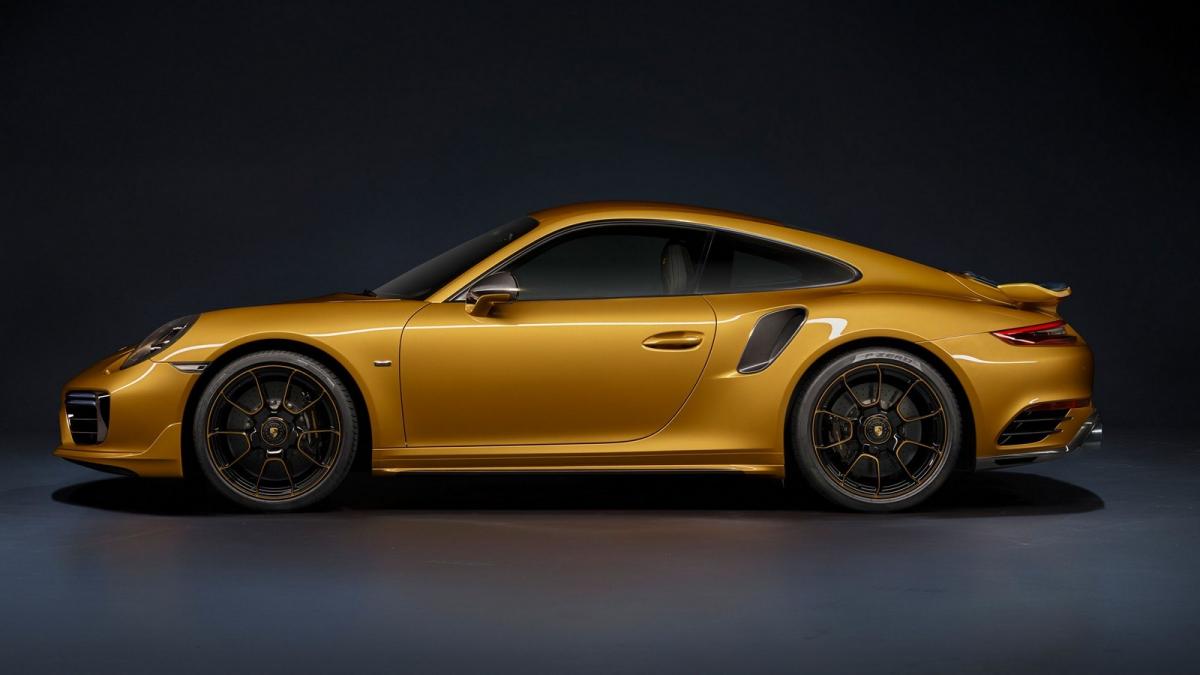Владелец Porsche потратил на покраску авто $100 тысяч