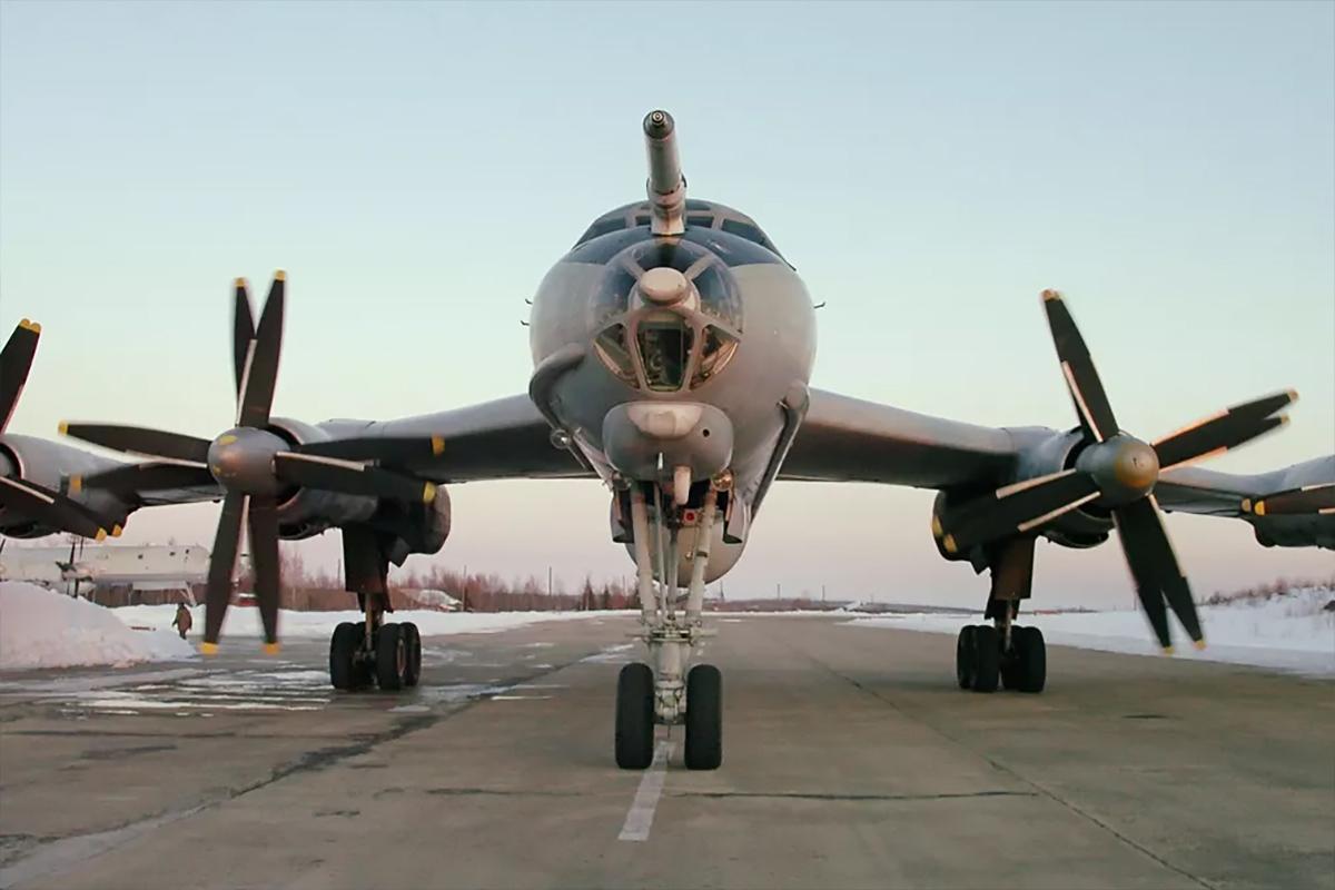 США подняли 12 истребителей и «невидимки» ради перехвата российских бомбардировщиков