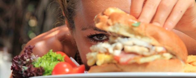 Нутрициолог Конюхова: Избежать срыва диеты поможет правильный читмил