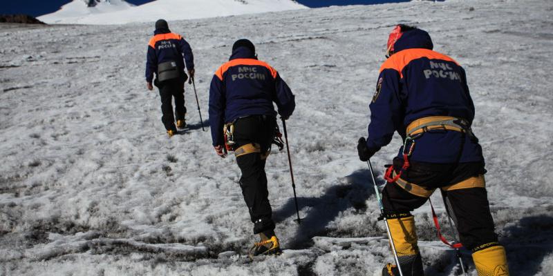 Спасатели не успели помочь альпинисту, скончавшемуся на высокогорном склоне Эльбруса