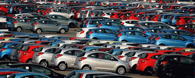 Продажи новых автомобилей в России сократились почти на 10%
