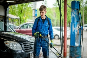 В Тверской области свыше 8 тысяч подростков заняты на благоустройстве школьных территорий летом