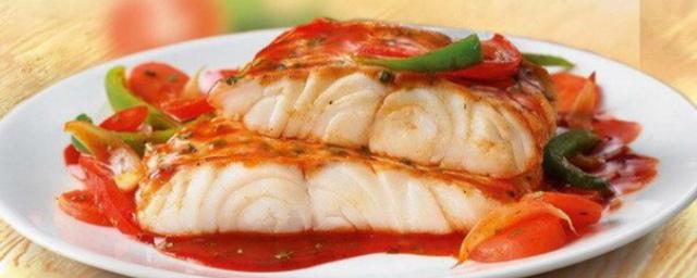 ПП Рецепт тушеной белой рыбы с томатами и оливками