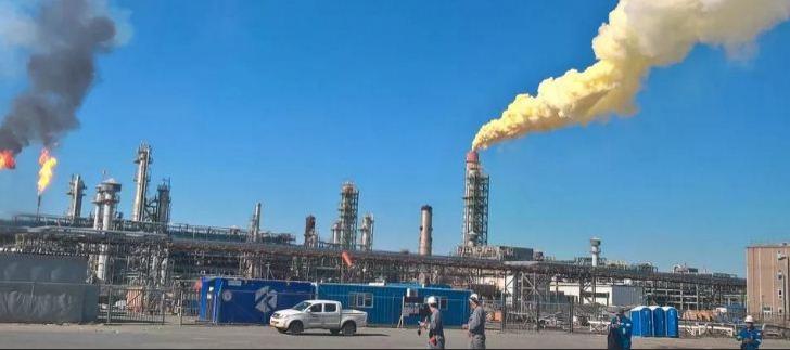 В Казахстане выявлено массовое заражение коронавирусом рабочих нефтегазового месторождения