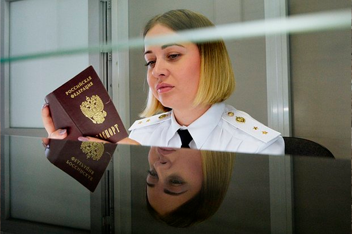 Russian Union of Travel Industry explained mass seizure of passports at the border