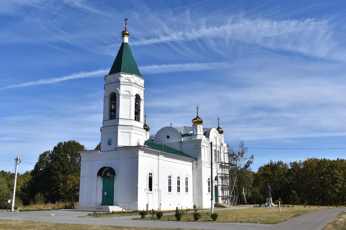 В Липецкой области взяли под охрану государства старинные объекты: храм, усадьбу и школу