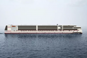 В речном порту Волгограда причалил лайнер «Мустай Карим»