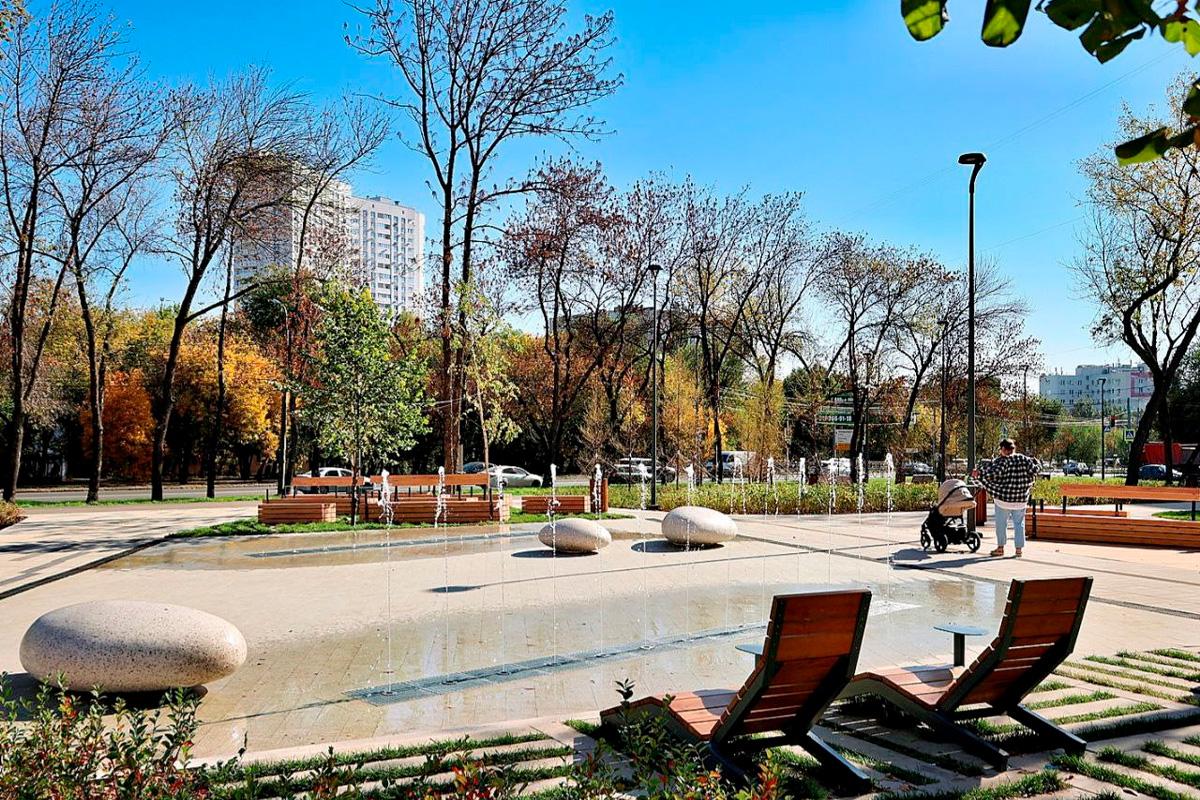 Мэр Самары Иван Носков: В рамках нацпроектов привели в порядок два сквера, 27 дворов, 56 км дорог и 75 квартальных проездов