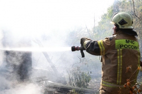 Площадь лесных пожаров в Туве стремительно растет из-за сухих гроз и жары