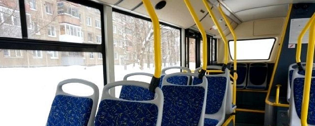 В Челябинске проверят перевозчика, отказавшегося принимать оплату за проезд картой