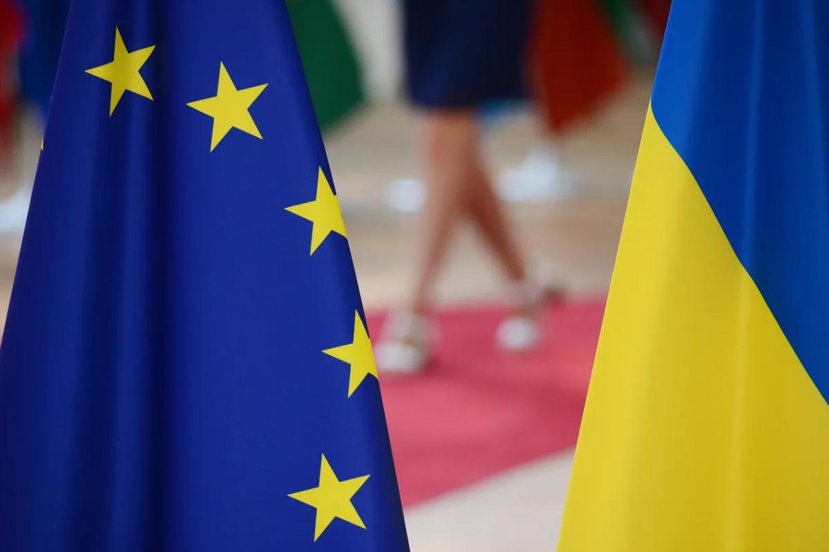 ЕС хочет подорвать экономику Венгрии из-за отказа согласовать помощь Киеву