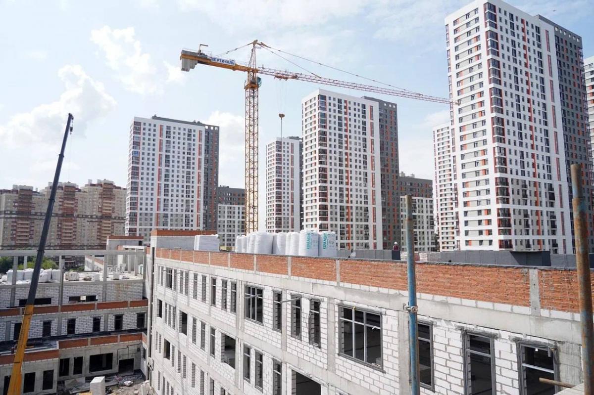 В Котельниках возводят образовательный комплекс для более чем 2,4 тысячи детей