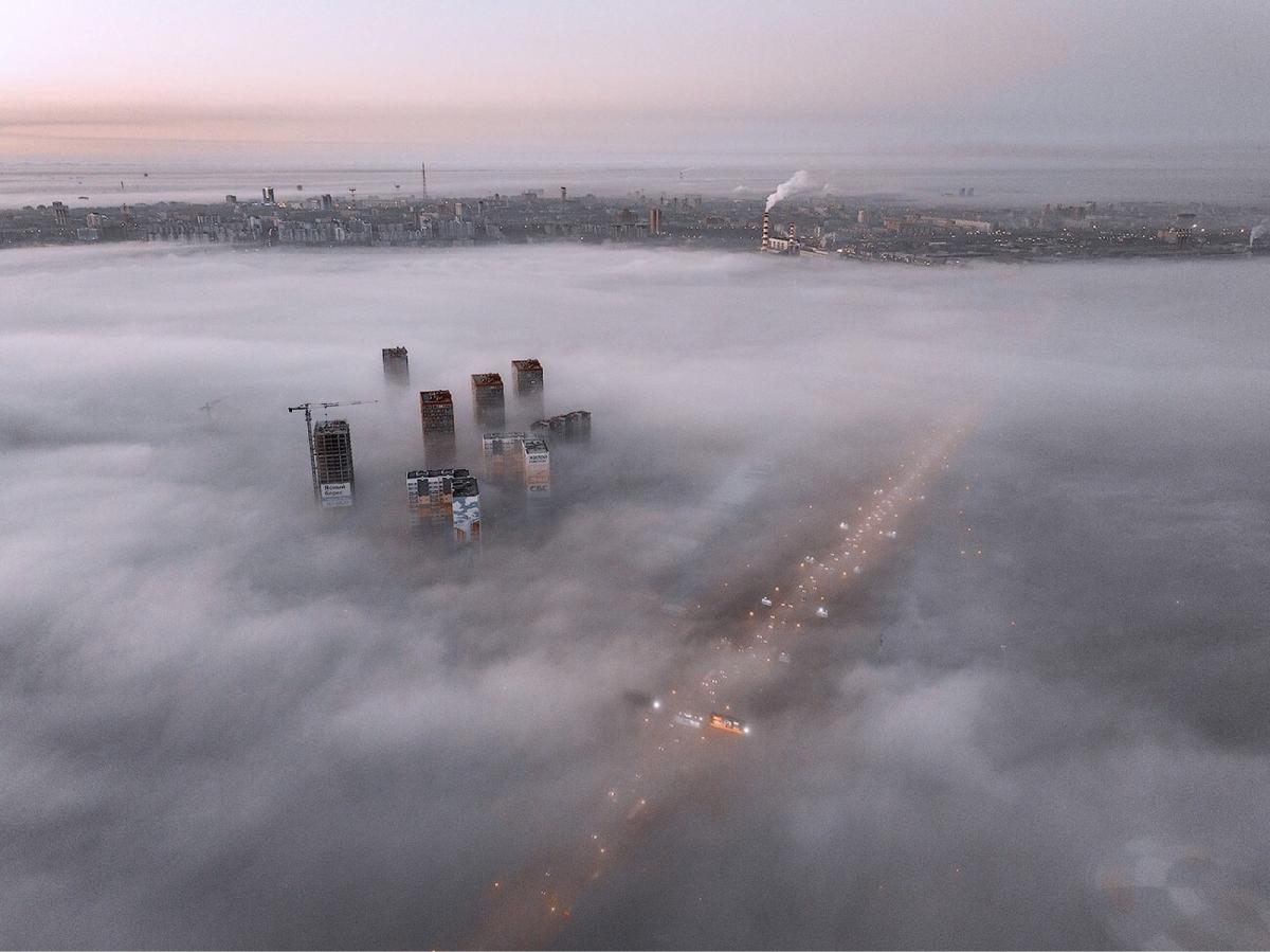 На Новосибирск опустился густой туман