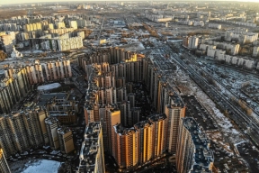 Жизнь без света и больше 4 тысяч квартир: Где находится самый большой дом в России?