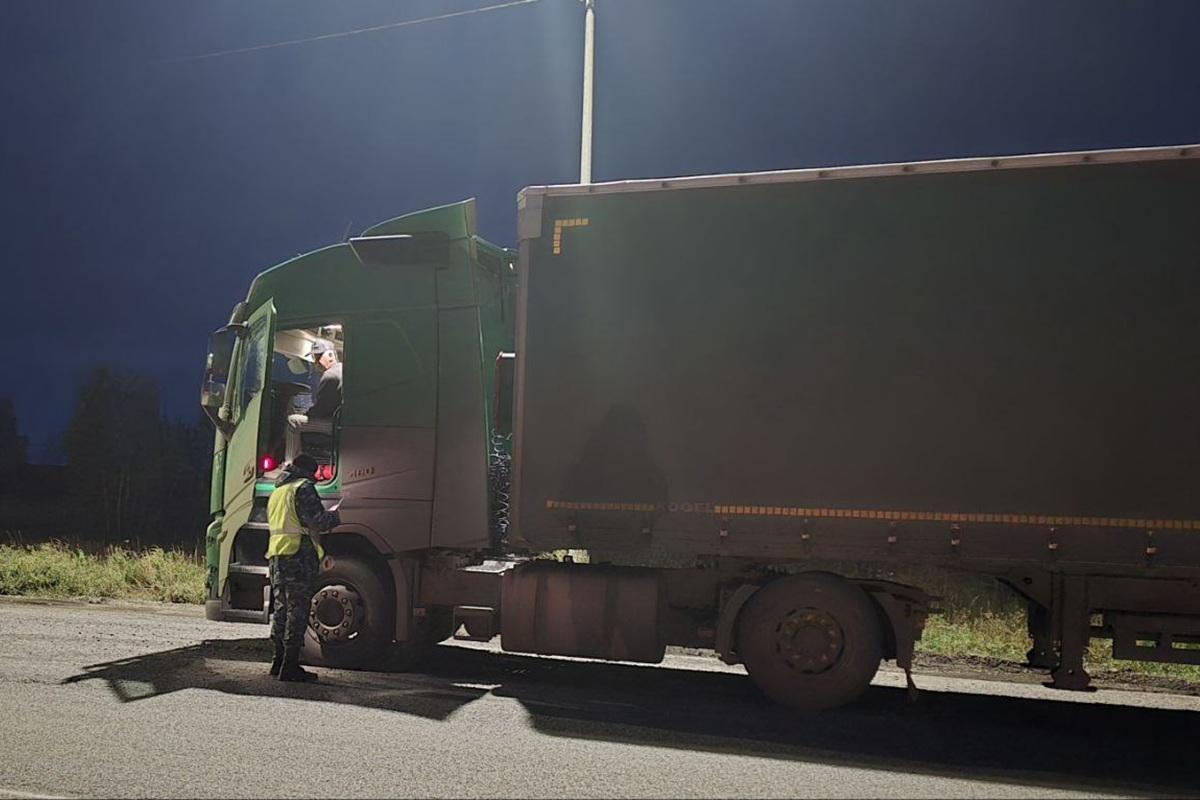 Очереди фур на границе РФ и Казахстана достигли рекордной длины