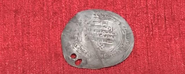 В Смоленский Исторический музей передали редчайшую монету возрастом 11 веков